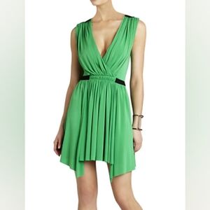 💲⬇️BCBG MaxAzaria 8 sleeveless bright green dress NWT